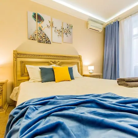 2к квартира на басейній, трц гуллівер Apartment