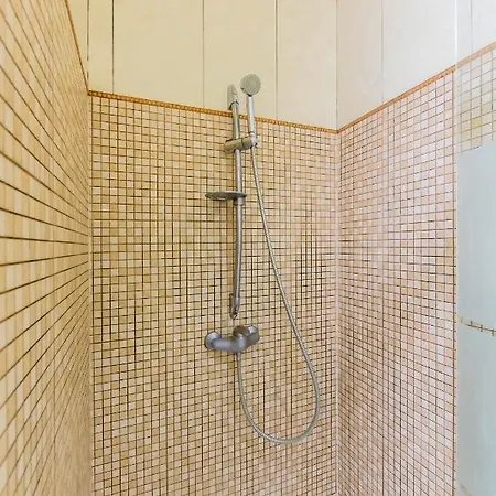2к квартира на басейній, трц гуллівер Apartment *